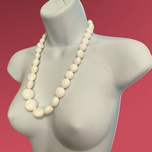 Vintage White Acrylic Flat Beads Chunky Necklace